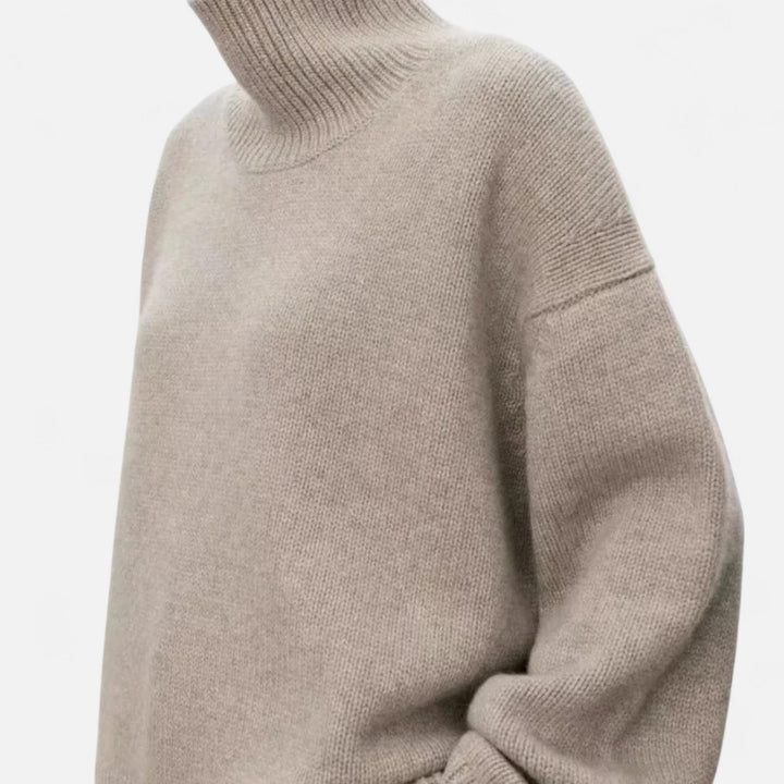 Women's Relaxed Wool Turtleneck Jumper with Ribbed Knit Cuffs