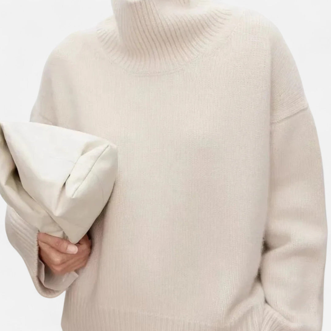 Women's Relaxed Wool Turtleneck Jumper with Ribbed Knit Cuffs