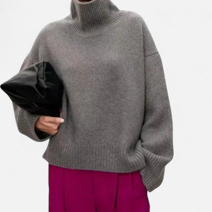 Women's Relaxed Wool Turtleneck Jumper with Ribbed Knit Cuffs